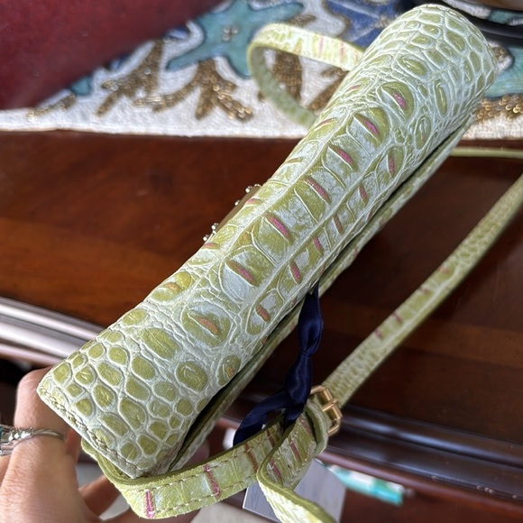 Brand New Dooney & Bourke Crocodile Embossed Leather Green Crossbody Purse - Picture 6 of 16